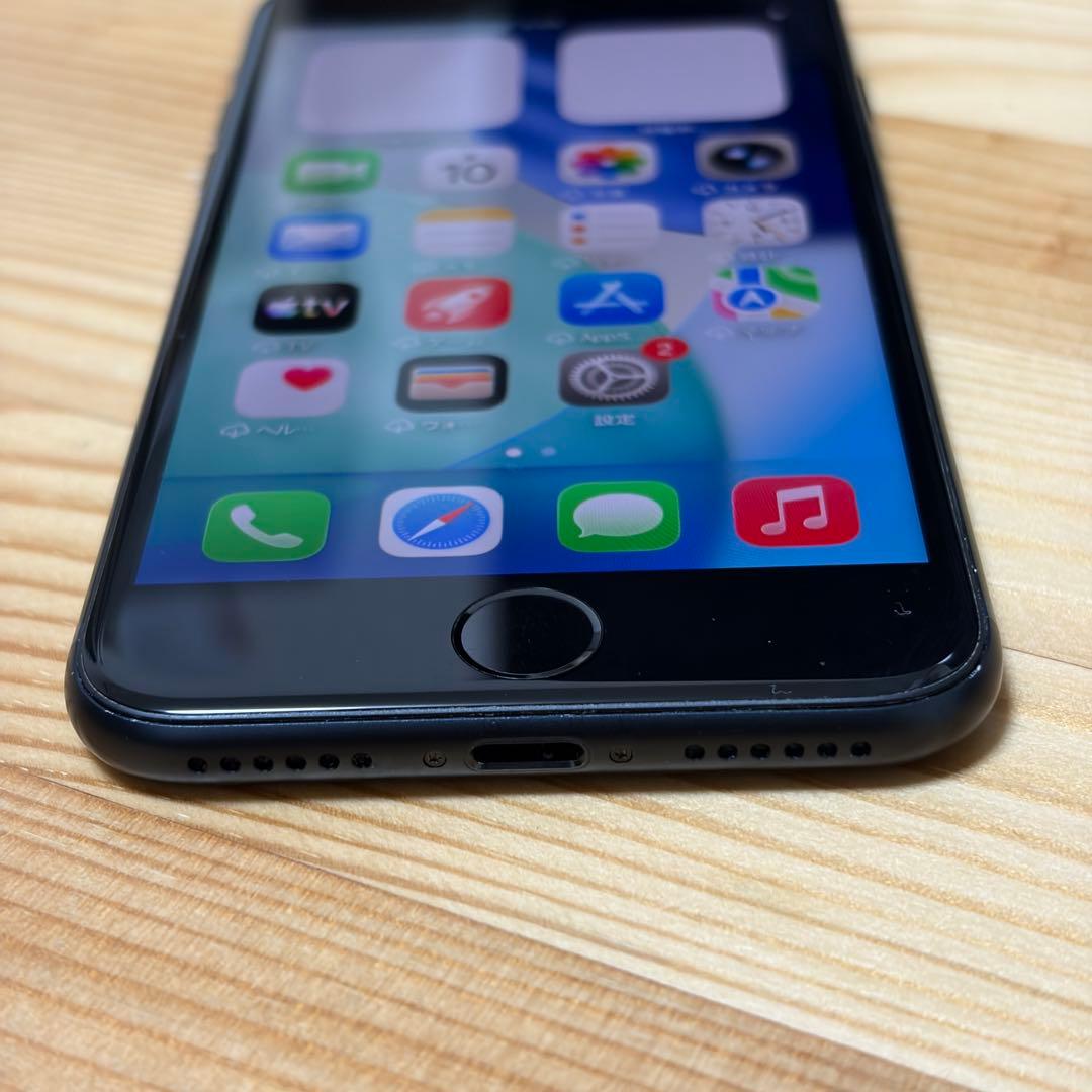 ク*3様 バッテリー新品　iPhoneSE第3世代64GB SIMフリー　美品