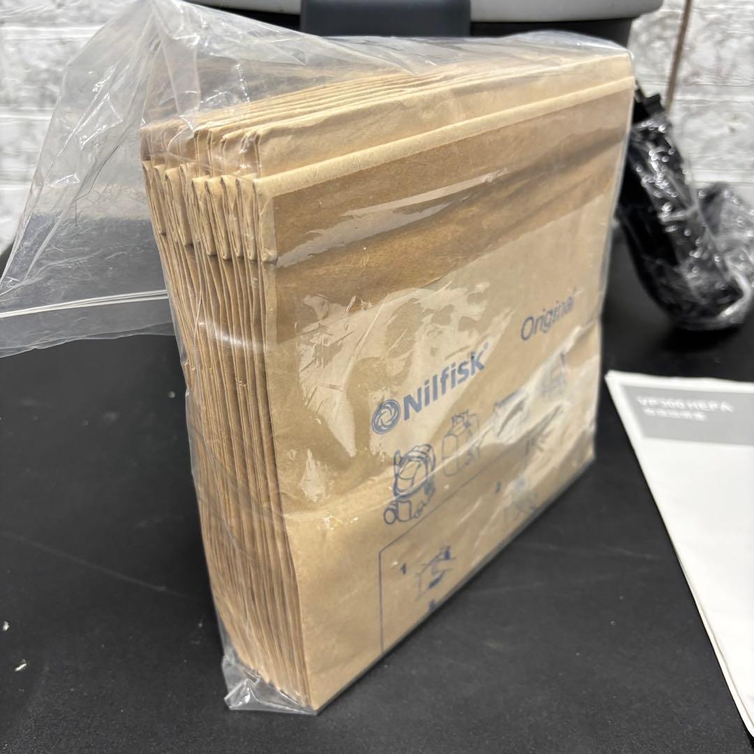 877　ニルフィスク　業務用　真空掃除機　VP300HEPA　ペーパーバッグ9枚