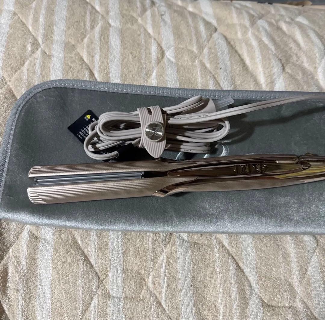 ReFa リファ ストレートアイロン　プロ+ プラス ヘアアイロンケース