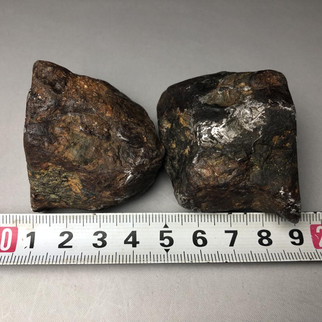 メ*8様 アルタイ隕石　 丸ごとカット鉄隕石　外皮付き隕石　原石　重さ約463ｇ