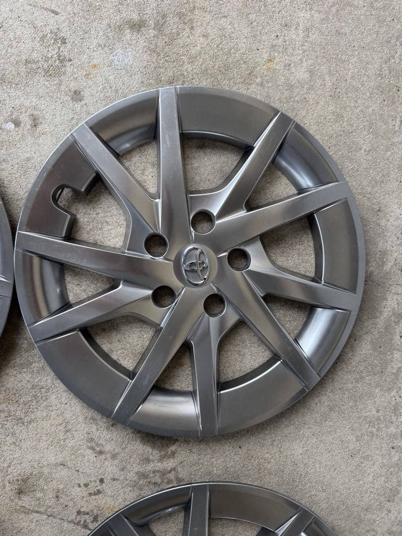 送料無料　プリウスα 純正 ホイール カバー ハイグロス　16インチ