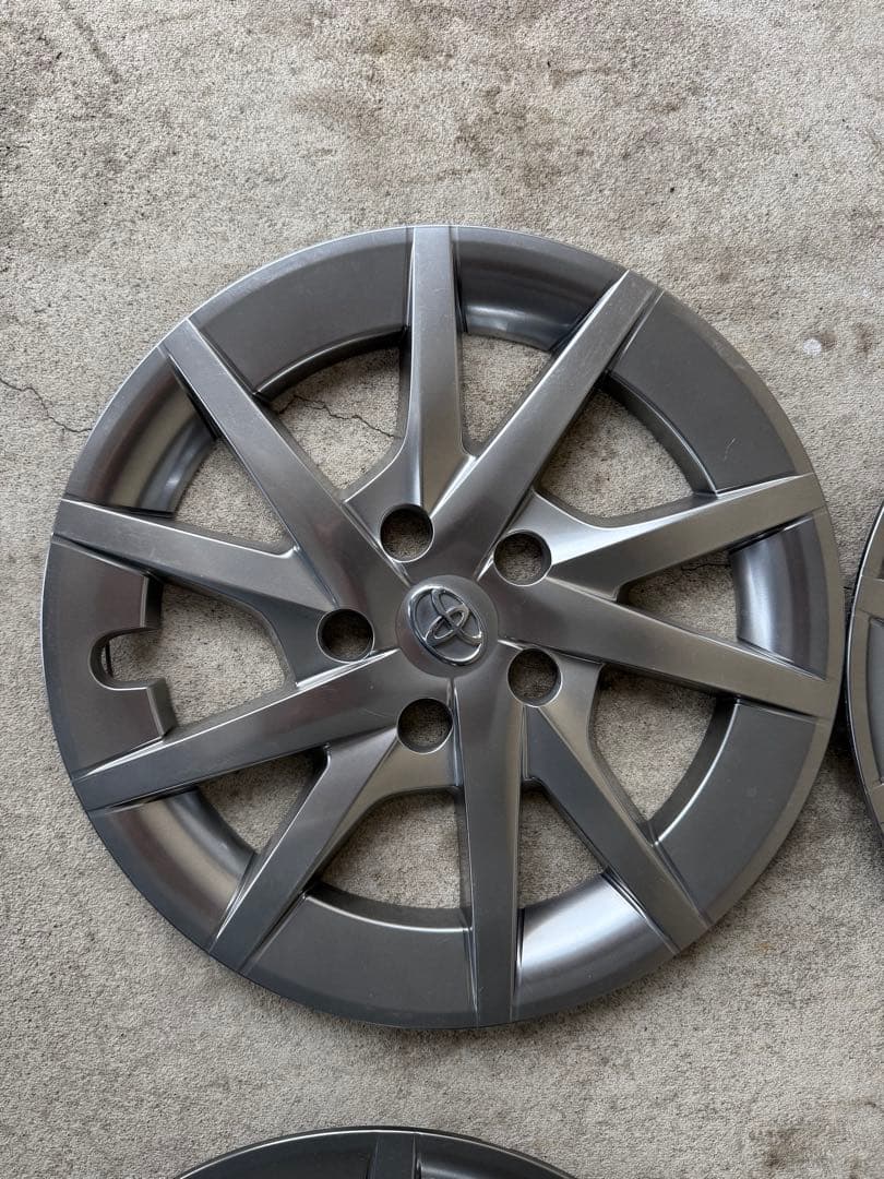 送料無料　プリウスα 純正 ホイール カバー ハイグロス　16インチ