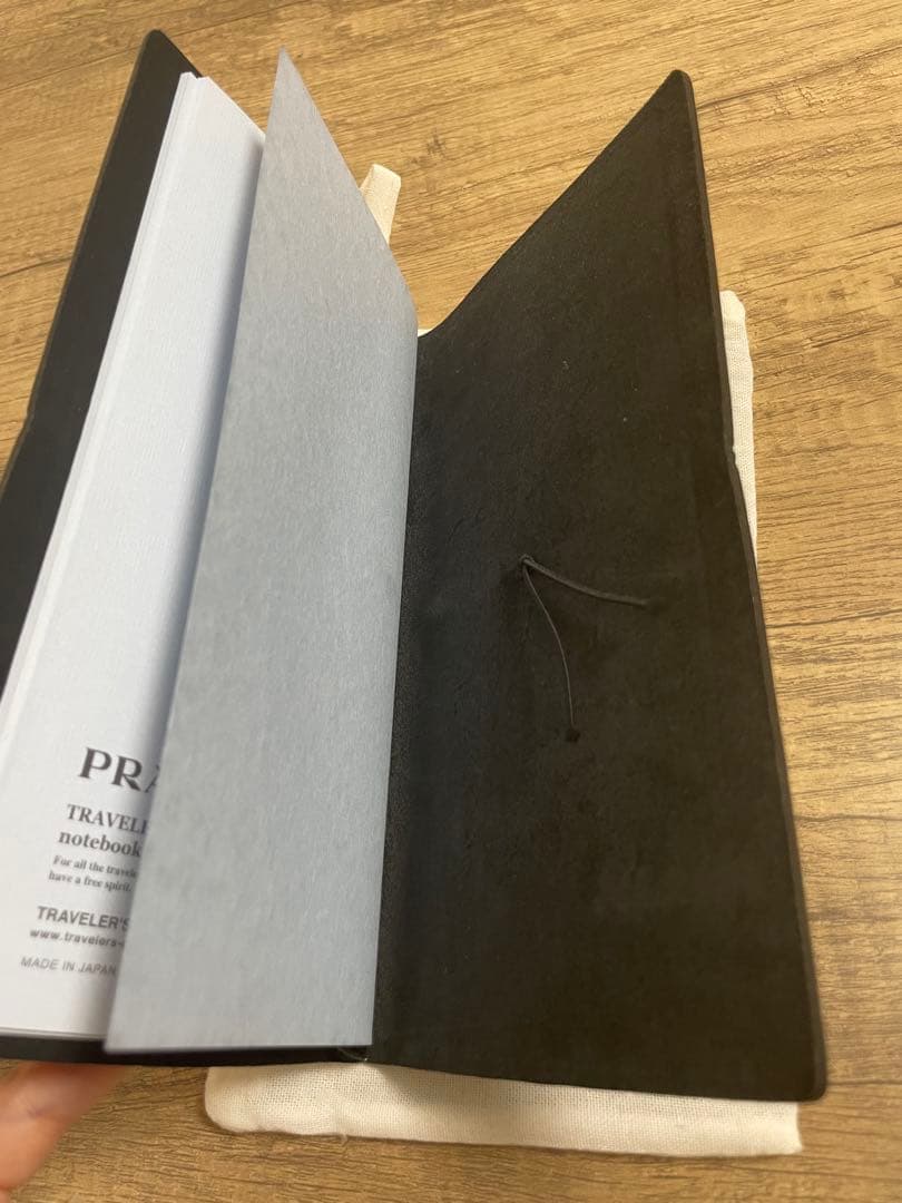 トラベラーズノート　PRADA レギュラーサイズ　BLACK ブラスタグ