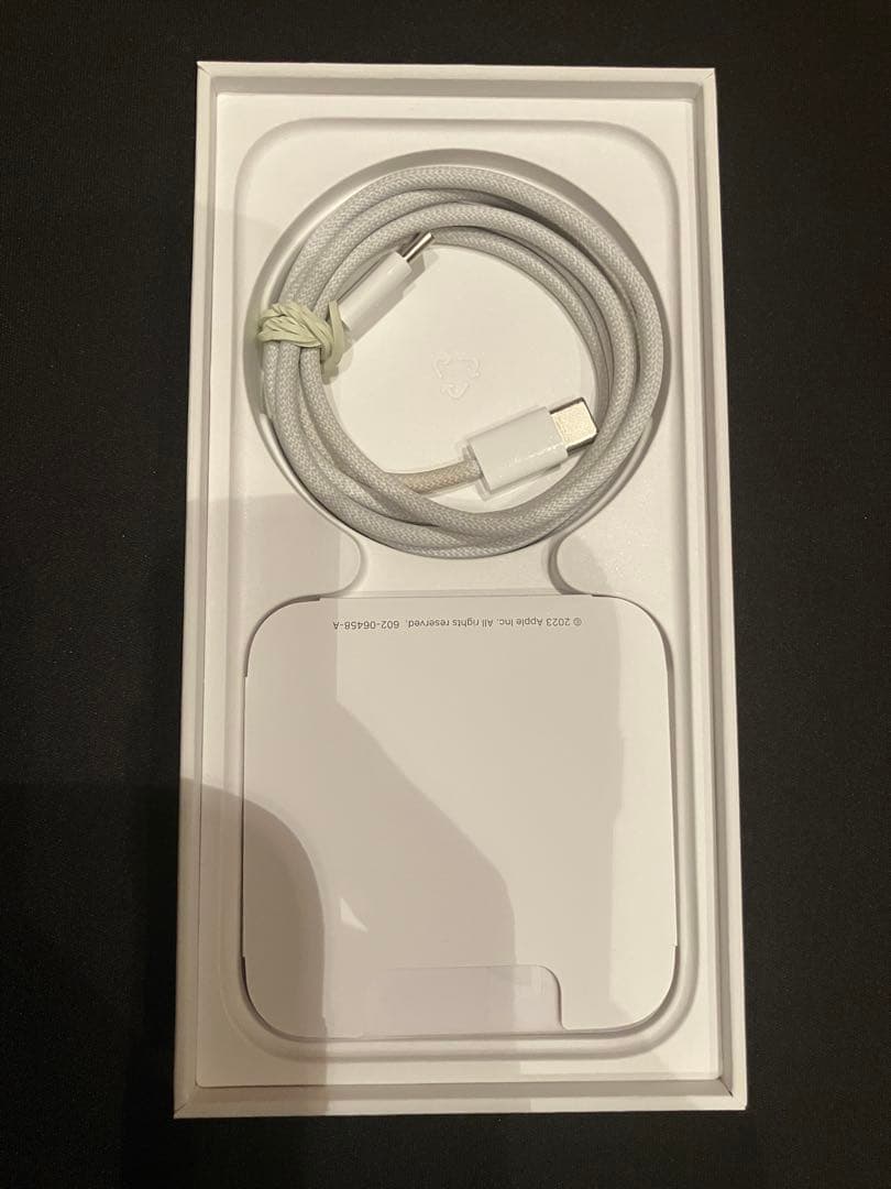 【美品】Apple iPhone 15グリーン 本体