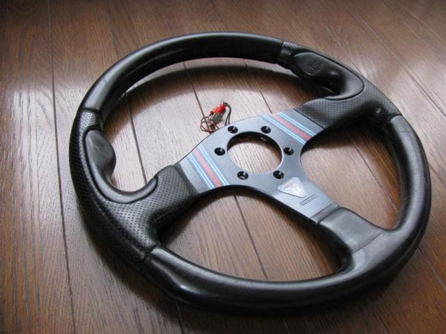 MOMO MARTINI RACING 　マルティニ　レーシング　バージョン