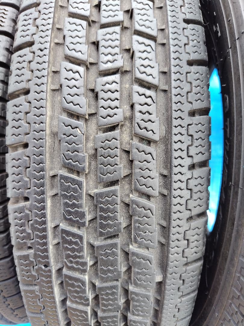 145/80R12・LT【2/2】軽トラ用スタッドレス・鉄ホイール付、２本分割