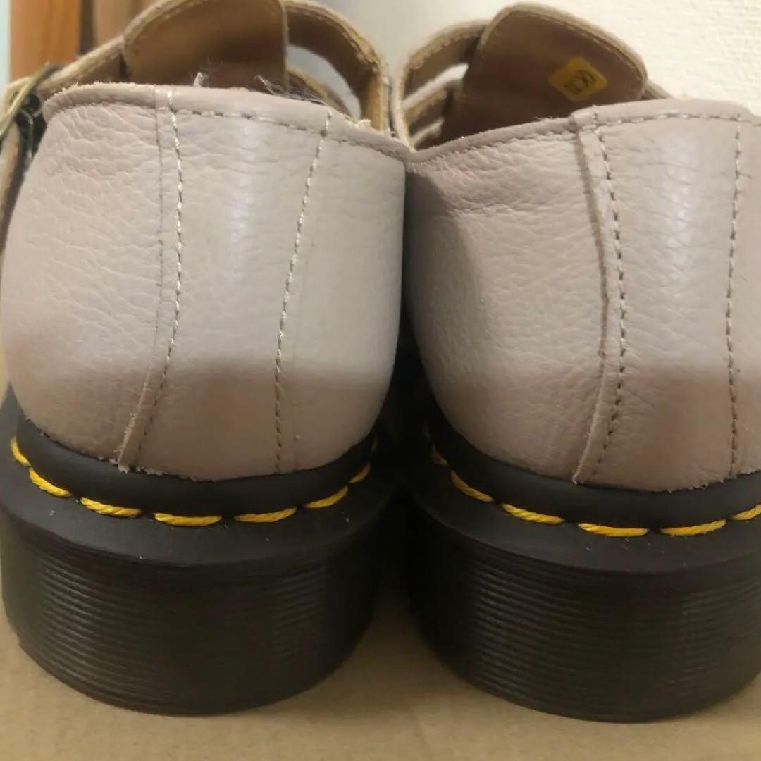 Dr. Martens UK4 8065 メリージェーン　ベージュ ローファー