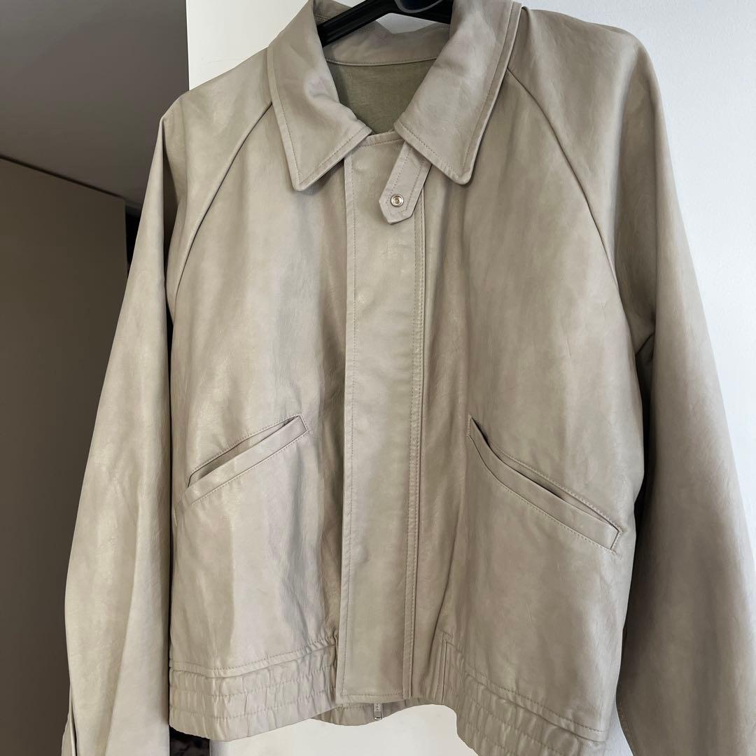 Kastane フェイクレザーショートブルゾン カスタネ アイボリー