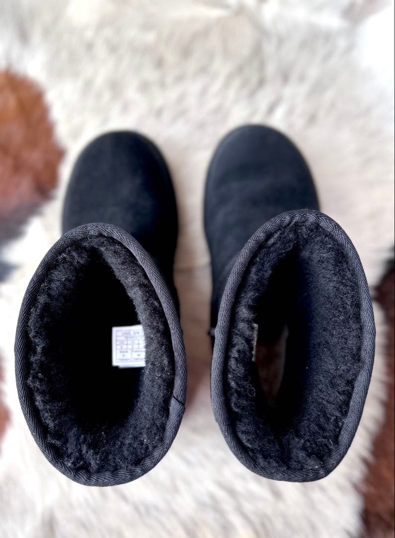 専用　美品 UGG クラシックミニ ラバーロゴ 25 アグ ブーツ ブラック 黒