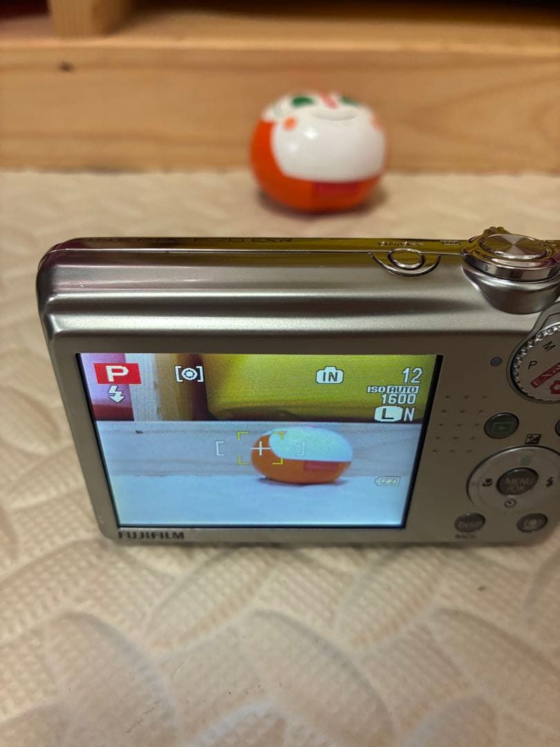 美品　fujifilm f70exr デジタルカメラ