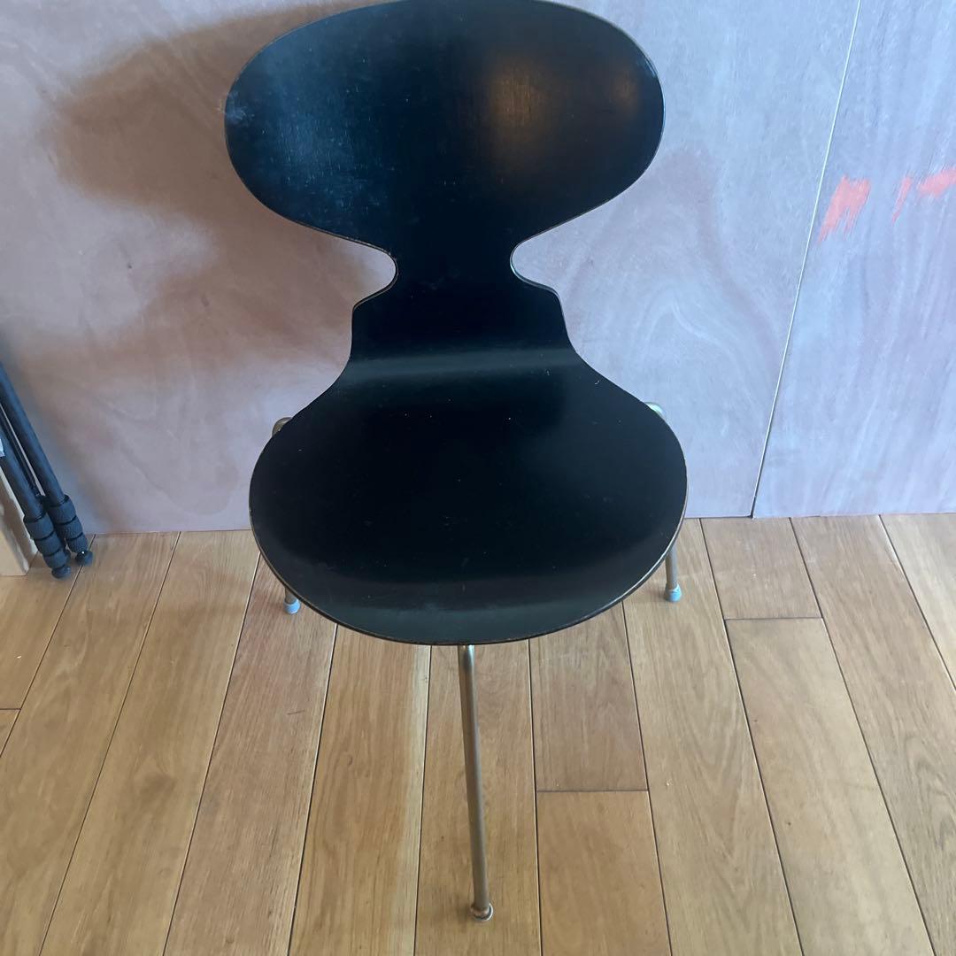 アルネヤコブセン　アントチェア