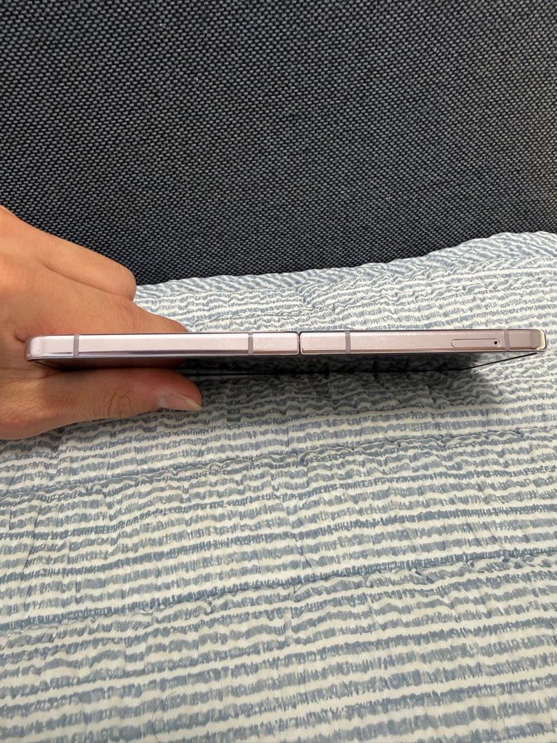 じ*ん様 [オークション]Galaxy Z Flip 5 256GBラベンダーS