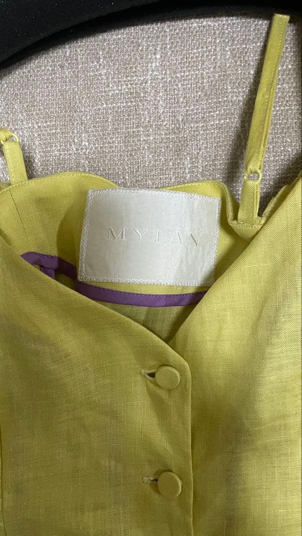MYLAN イエロー フリルキャミソール