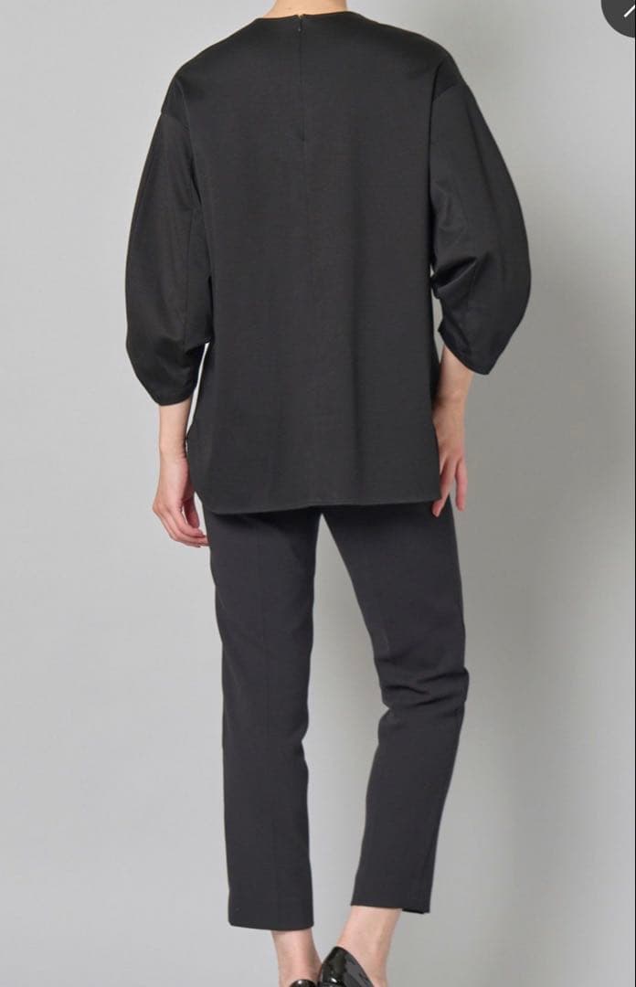 theoryluxe 長袖Tシャツ ブラウス 丈長め ブラック 新品未使用