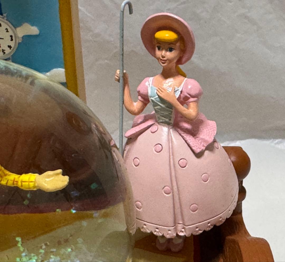 トイストーリー ベッド型 オルゴール付きスノーグローブ