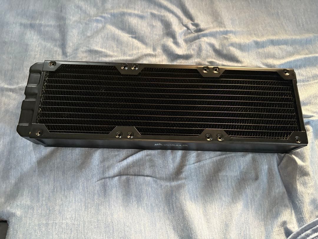 CORSAIR Hydro X Series XR7 360mm水冷ラジエーター