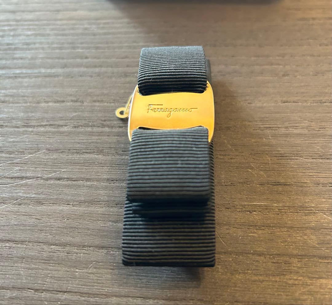 フェラガモ　バレッタ（未使用品）