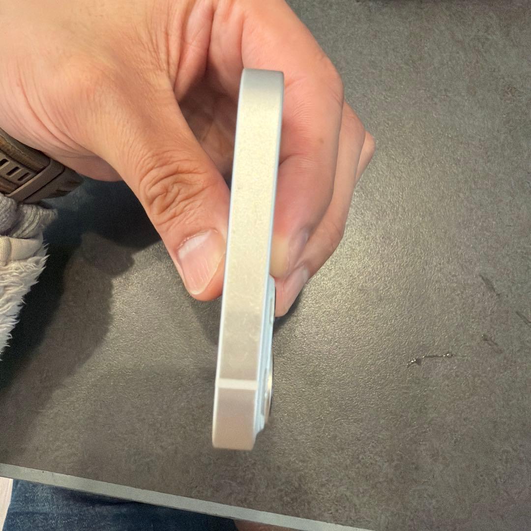 Apple iPhone 13 スターライト 本体　256GB