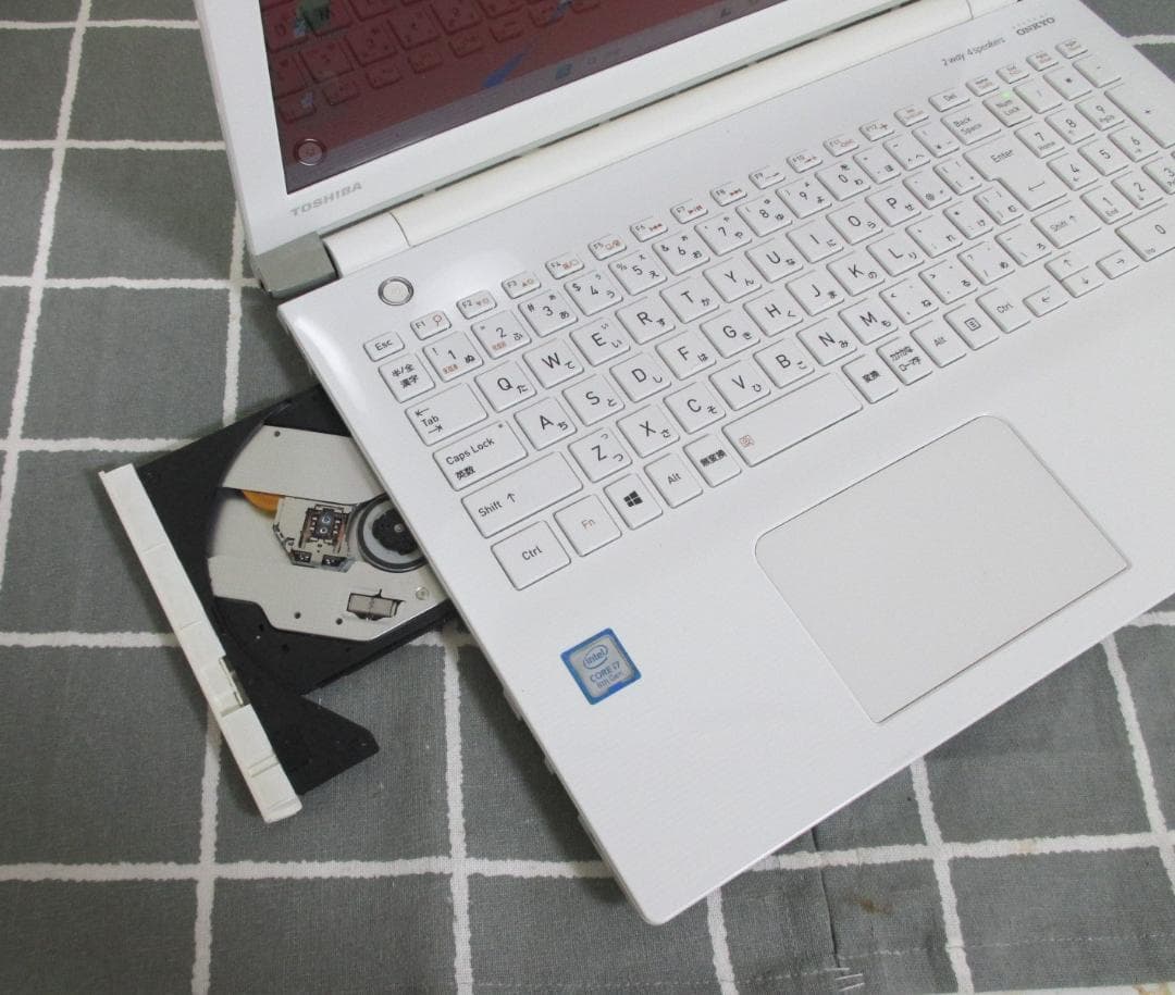 dynabookノートPC Corei7 8世代、ブルーレイ、バッテリー残98%