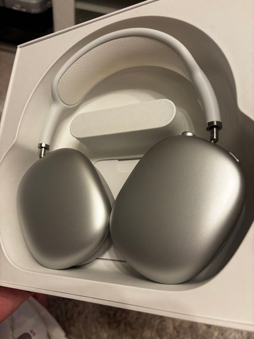 AirPods MAX シルバー