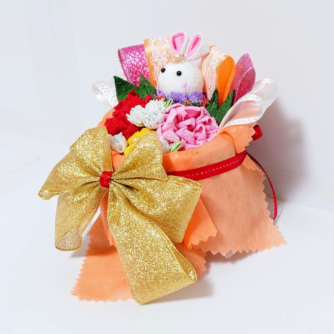 【母の日に贈る】うさぎ・ カーネーション プレゼント/ギフト【ハンドメイド】