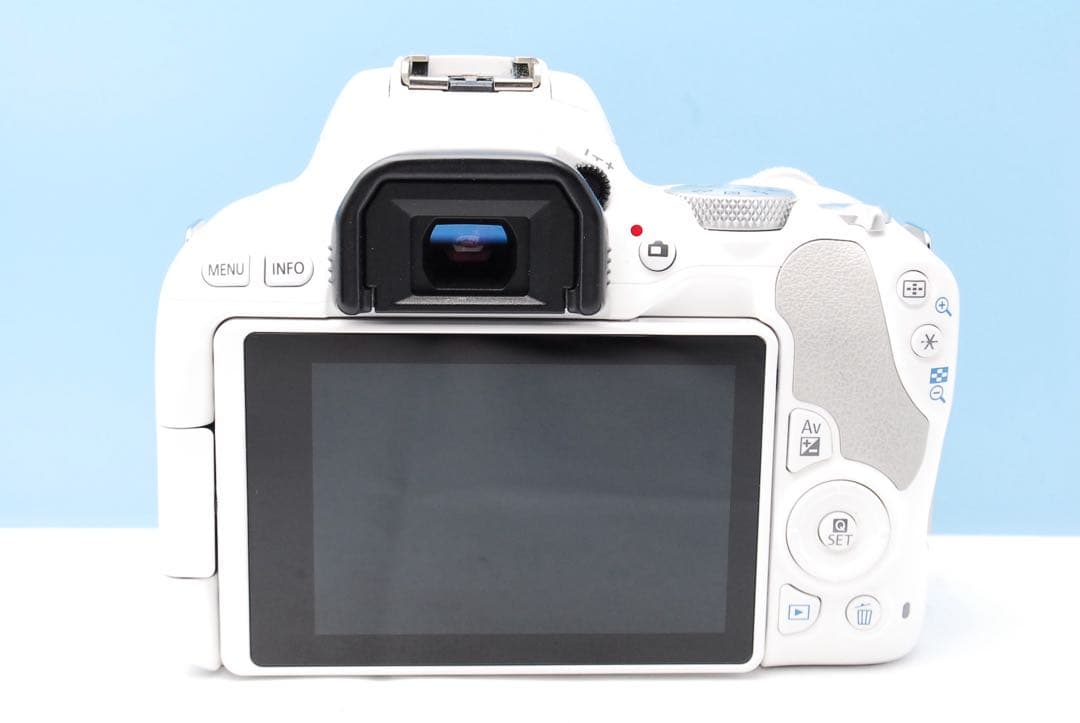 【Wi-Fi&Bluetooth搭載】Canon Kiss X9 ホワイト