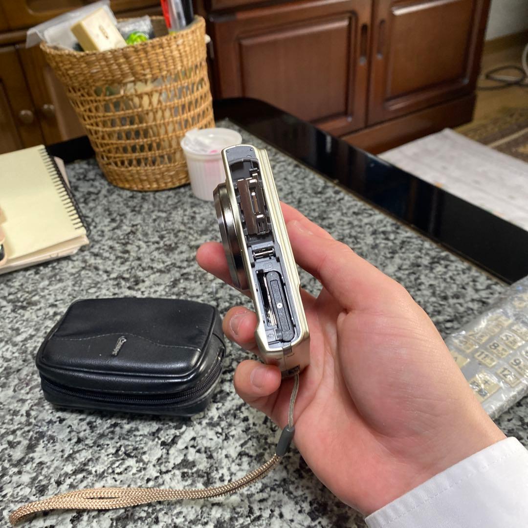 CASIO コンパクトデジタルカメラ　EXILIM EX-ZS150