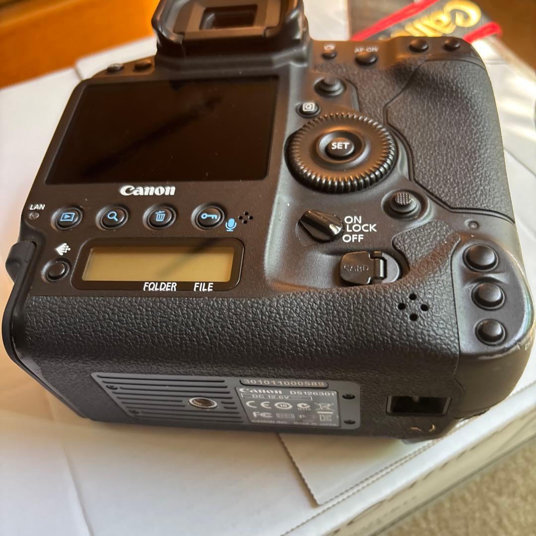 Canon EOS-1D X カメラバッテリー、レンズ、CF.取説、充電器付き