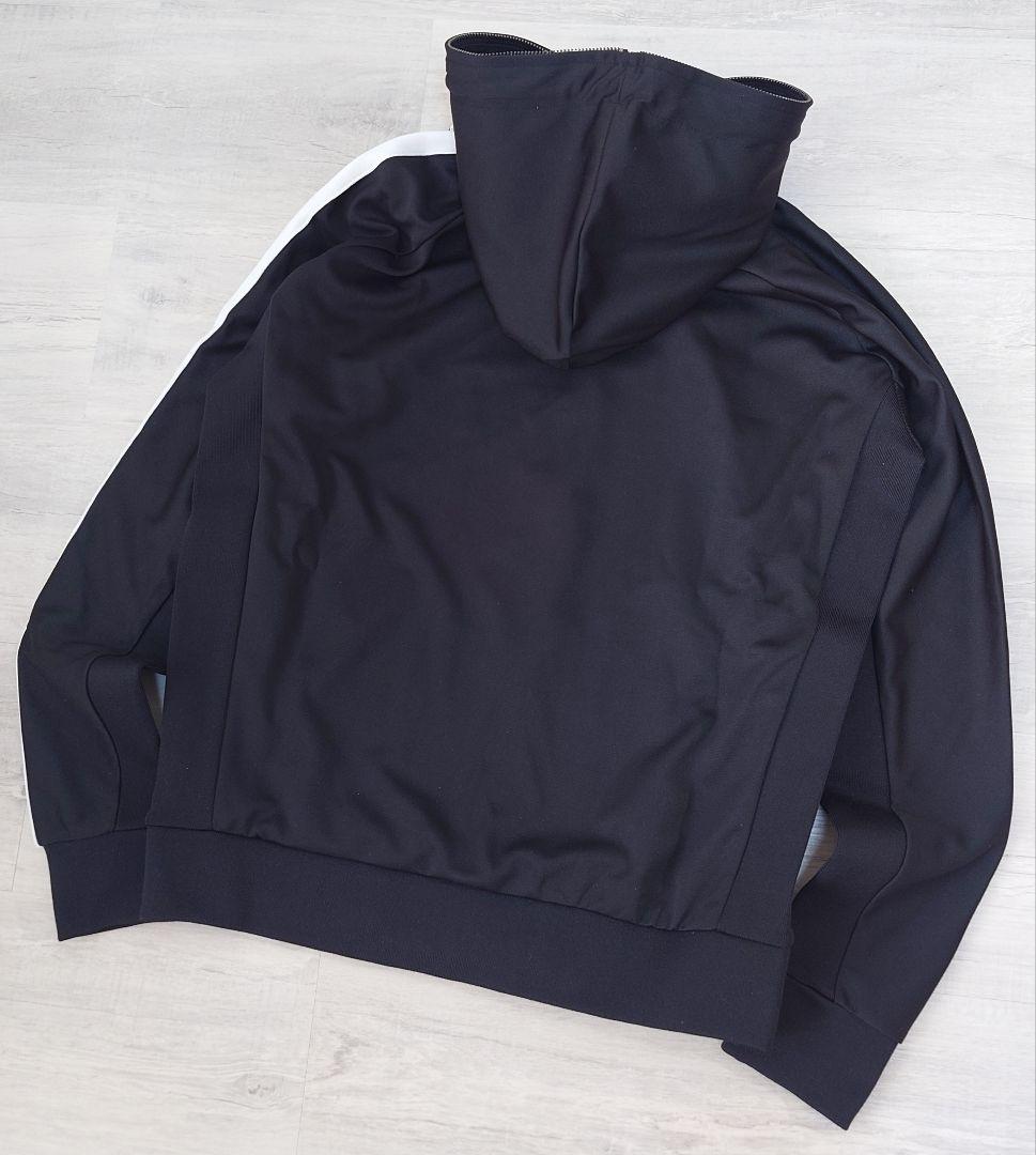 新品Lサイズ セットアップ ラインロゴ ウノピゥウノウグァーレトレ リラックス