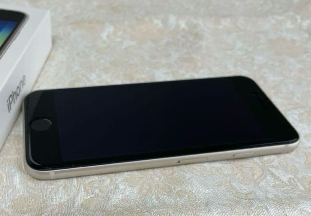 スマホ Apple iPhoneSE 第3世代 128GB スターライト 白