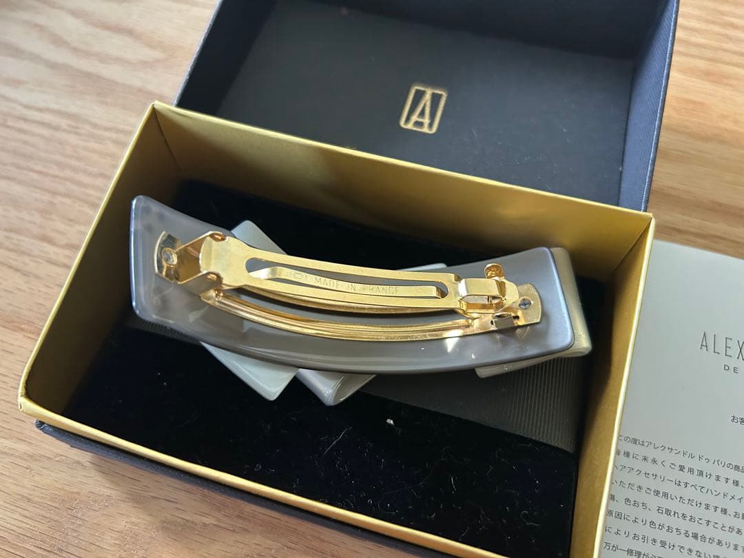 アレクサンドルドゥパリ 重なりが美しいスワロフスキーバレッタ和装にも グレーラメ