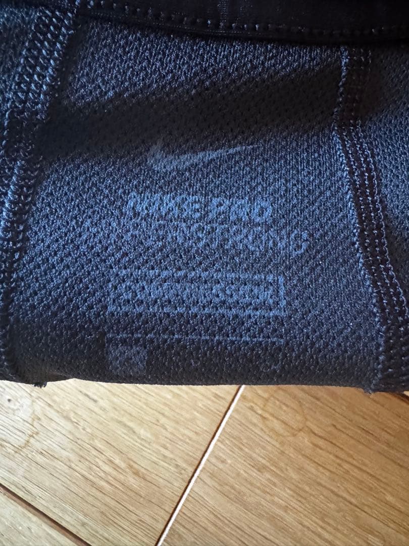 Nike パッド付きシャツ サイズS