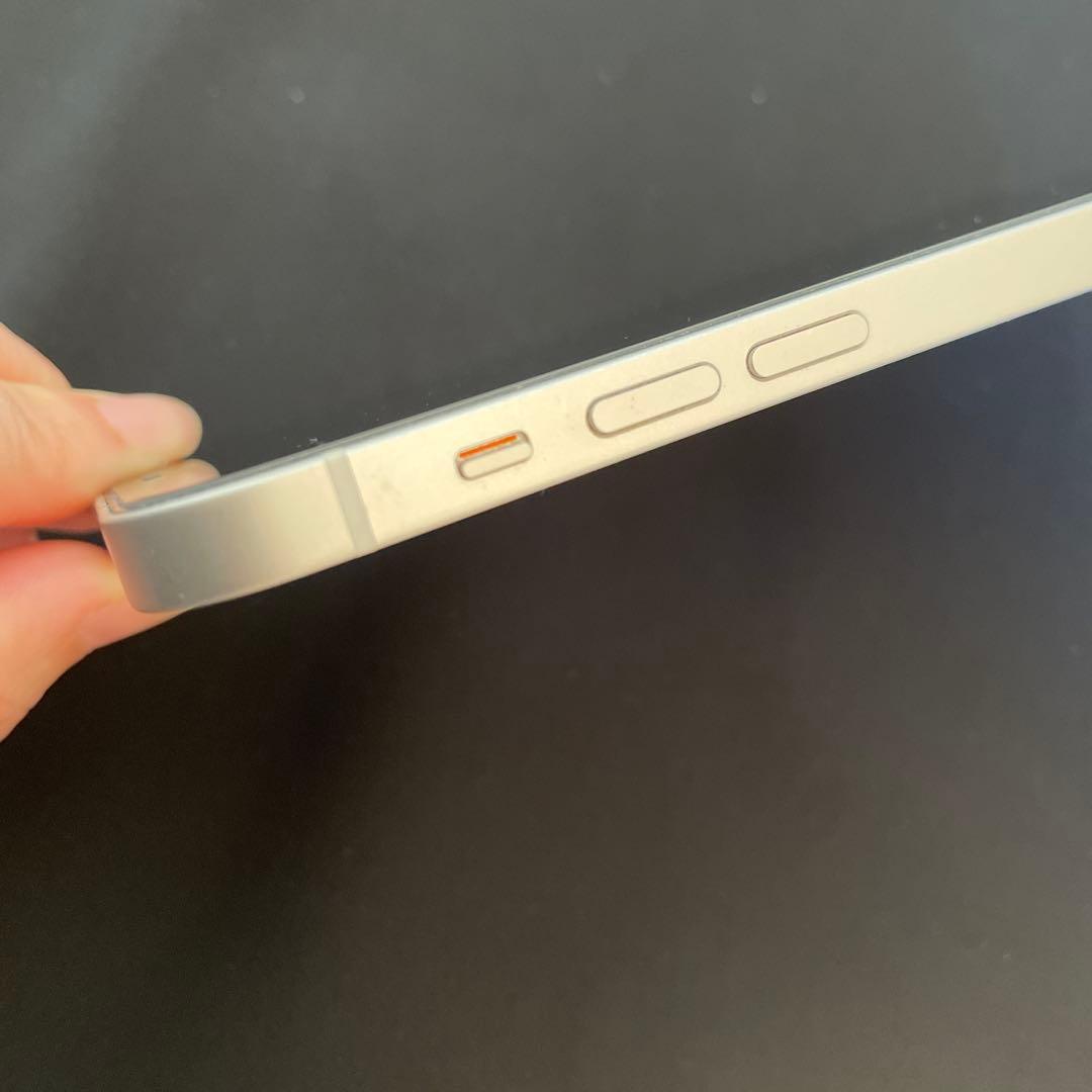 Apple iPhone 12 ホワイト 64GB SIMフリー　ケース付き