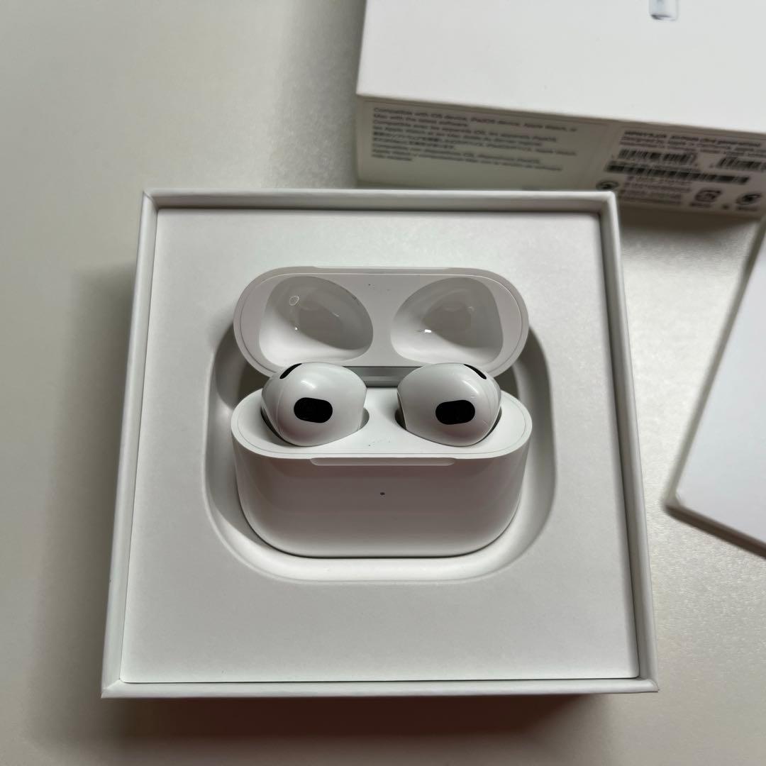 Apple AirPods3 (第3世代) 未使用純正ケーブル付属