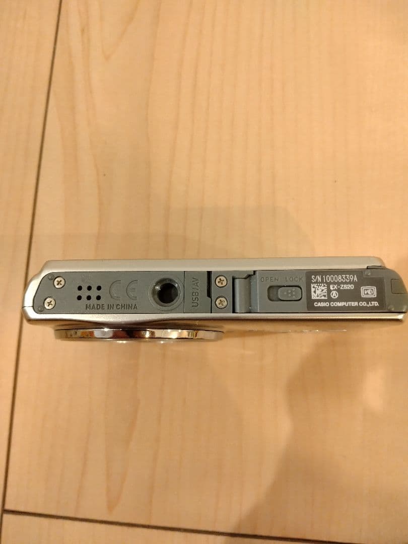 CASIO EXILIM6倍ズーム 16.1メガピクセルデジタルカメラケース付き