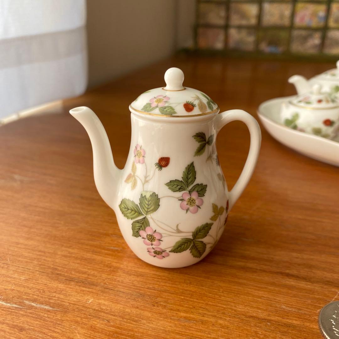 ウェッジウッド ミニチュア　ティーセット　コーヒーセット　黒壺