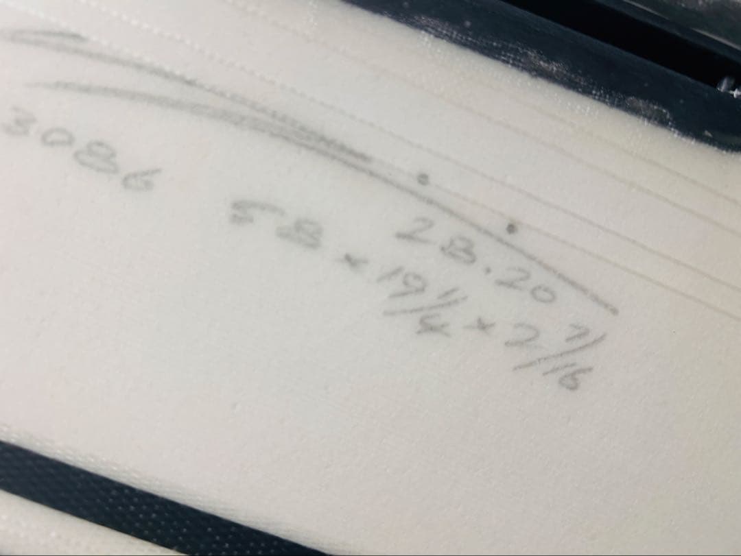 イ*チ様 チリサーフボード　ホットナイフ　5'8''TWIN TECH、超軽量E