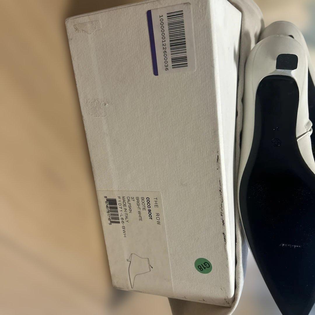 再値下げTHE ROW ホワイト ポインテッドトゥ Coco37