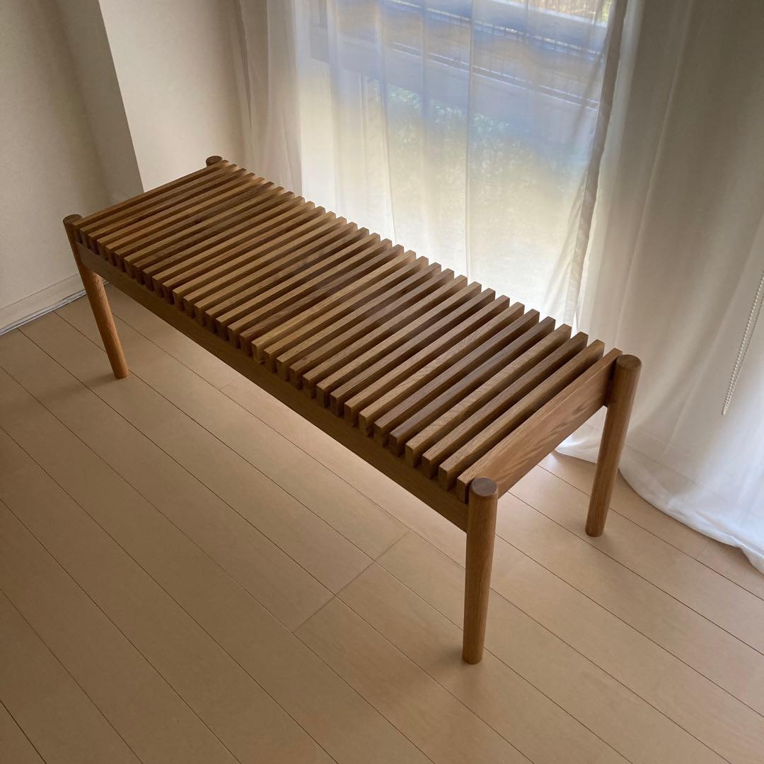 木製スラットデザインテーブル