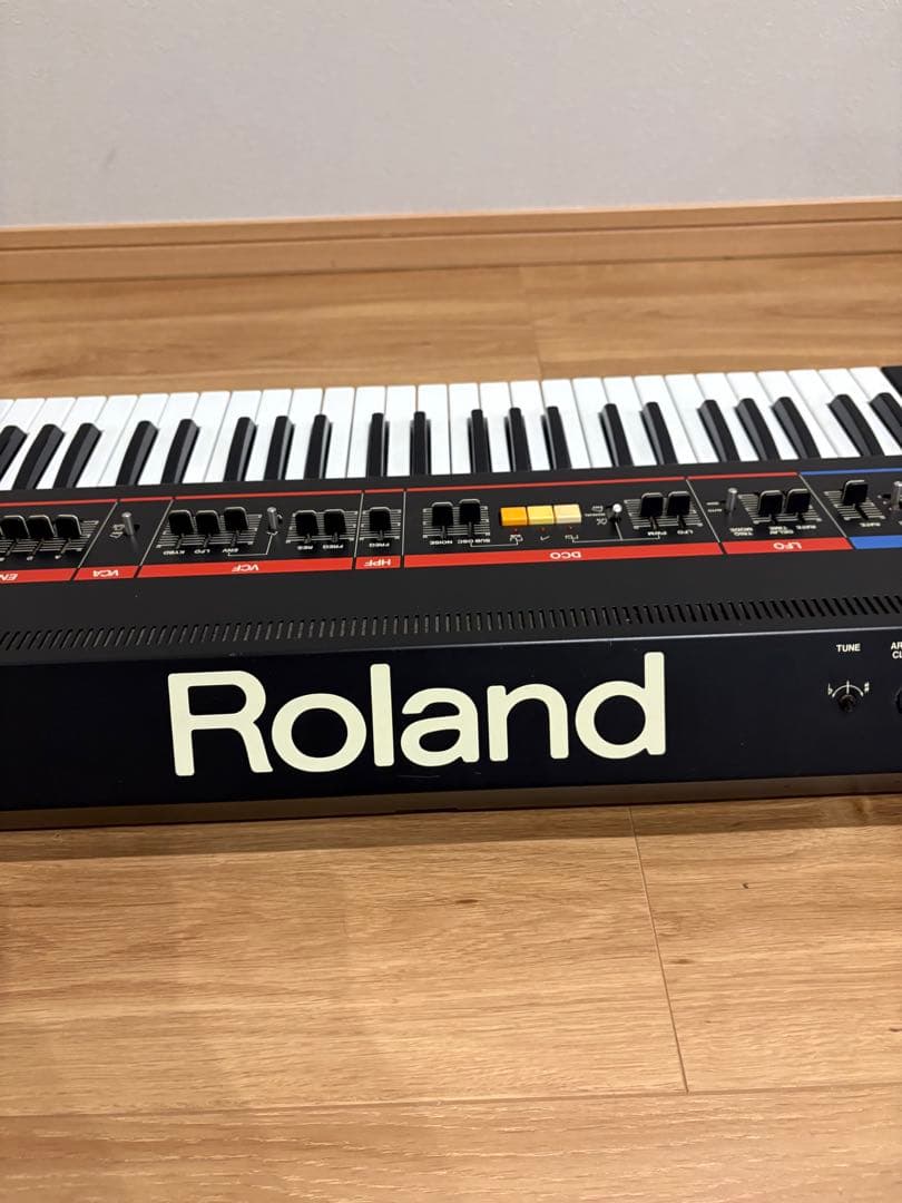 Roland JUNO-6 ポリフォニック・シンセサイザー