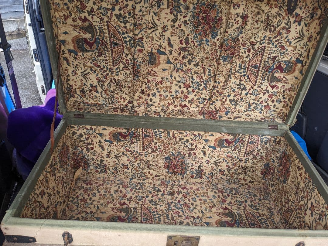 アンティーク 木製トランク　船便　衣装ケース　店舗什器