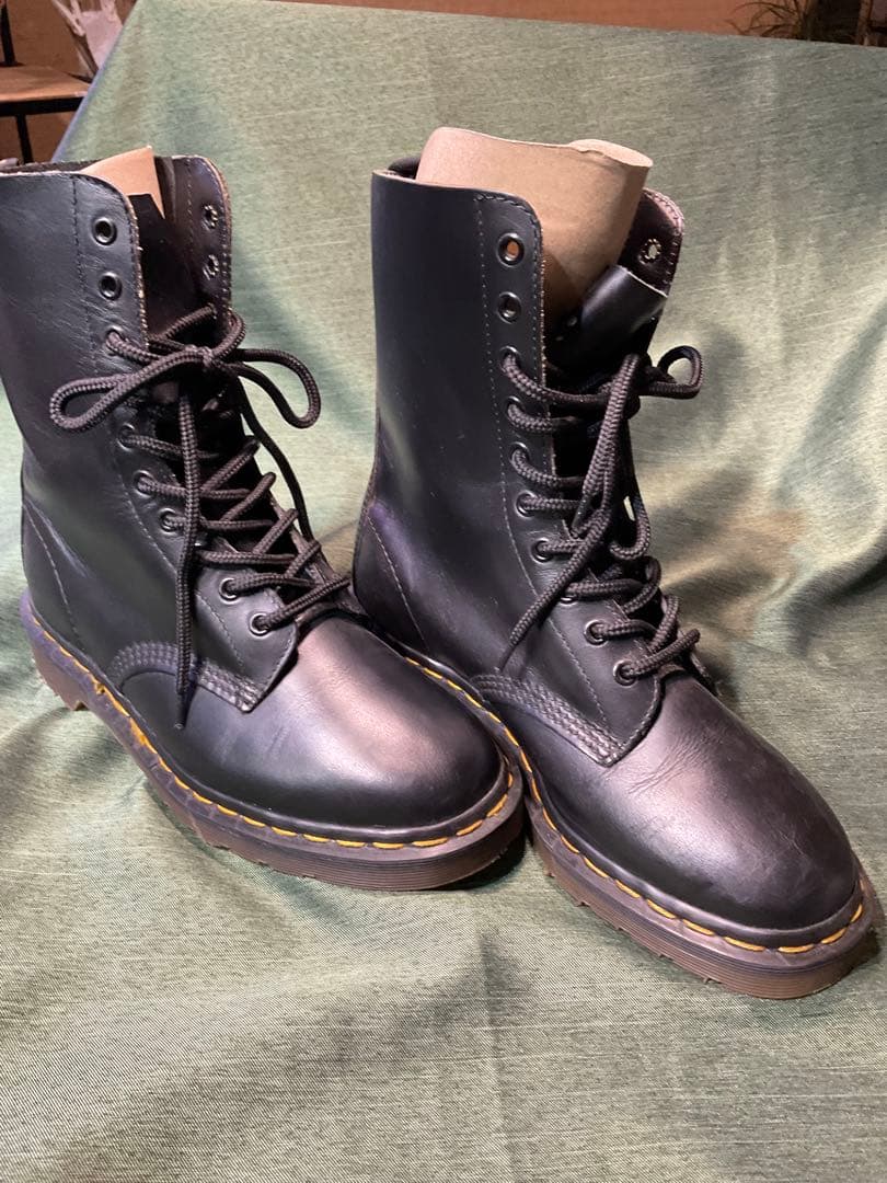 Dr.martens 10ホール新品同様　訳あり