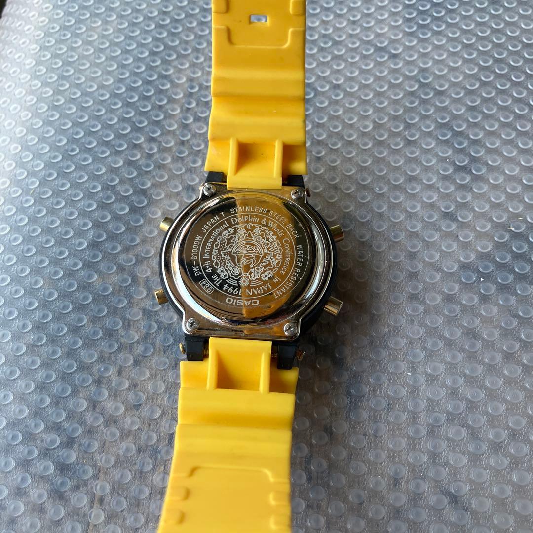 CASIO デジタル腕時計 イルカクジラ ブラック/イエロー 20BAR