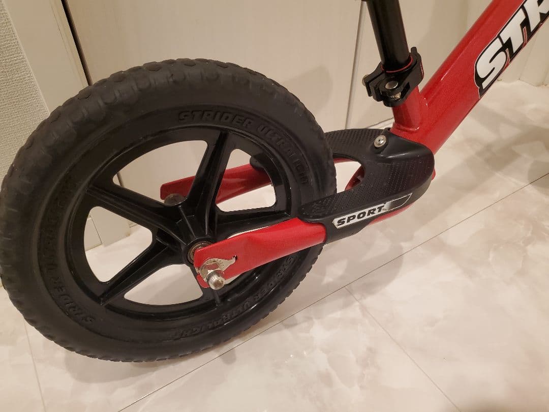 STRIDER バランスバイク 赤