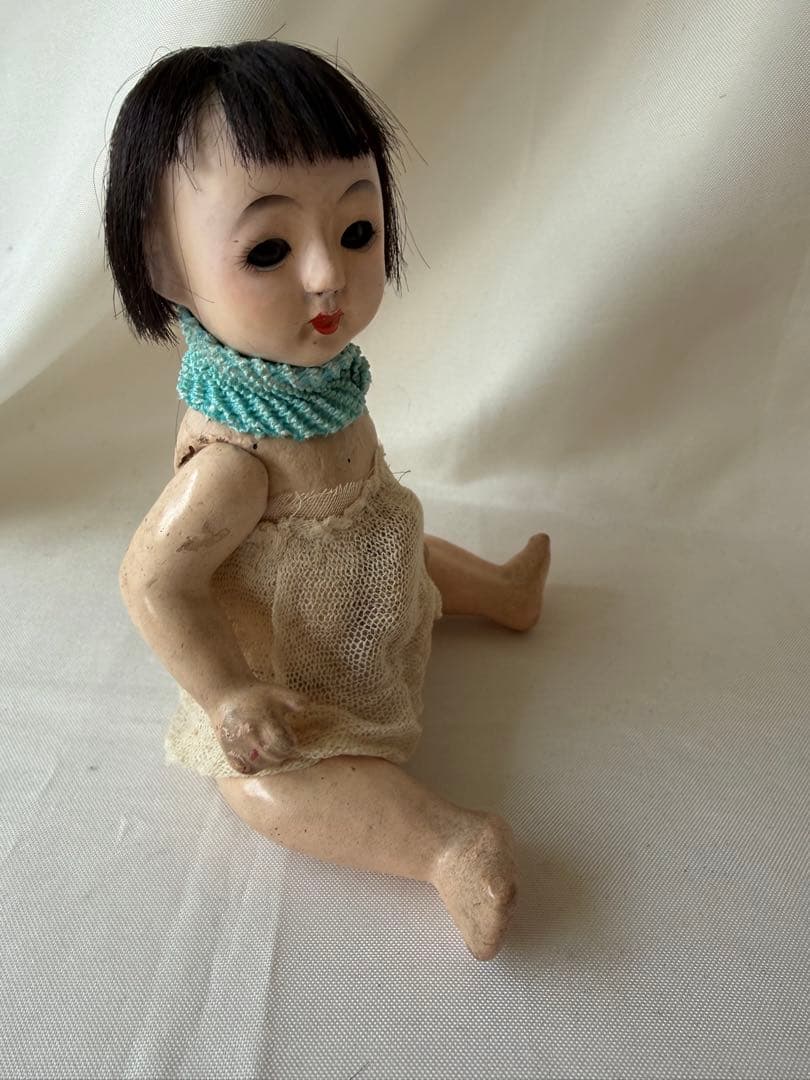 大きめサクラビスク　約28㎝　眠り目　赤いお着物　ボンネットセット　市松人形