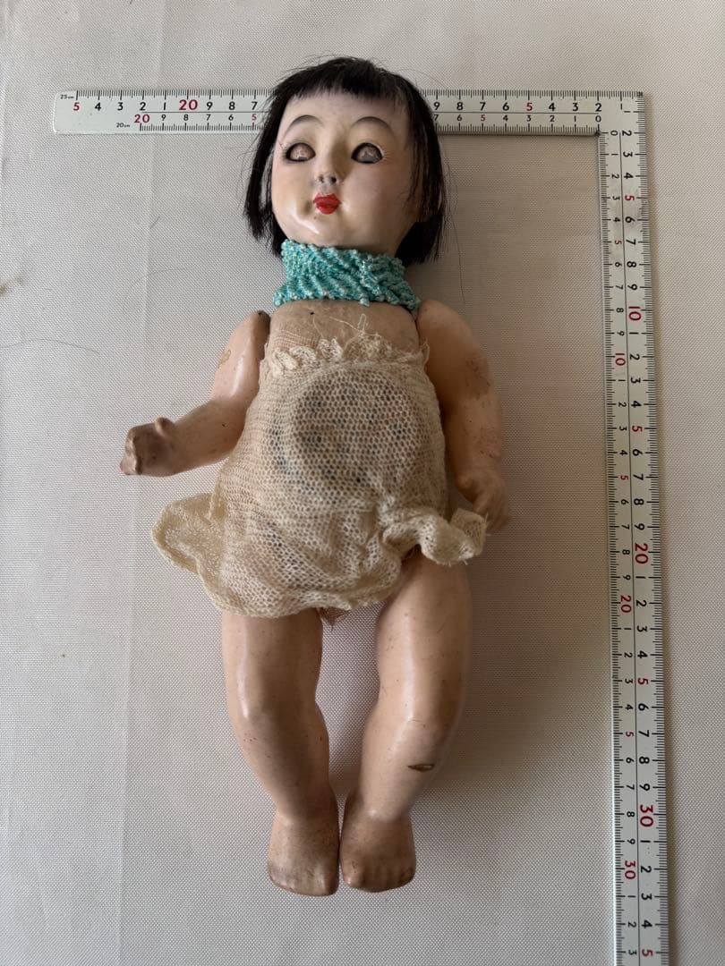 大きめサクラビスク　約28㎝　眠り目　赤いお着物　ボンネットセット　市松人形