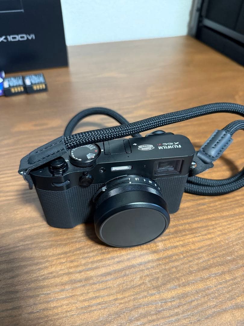 【最終値下】FUJI X100Ⅵブラック（スキンフィルム貼付済）その他オプション