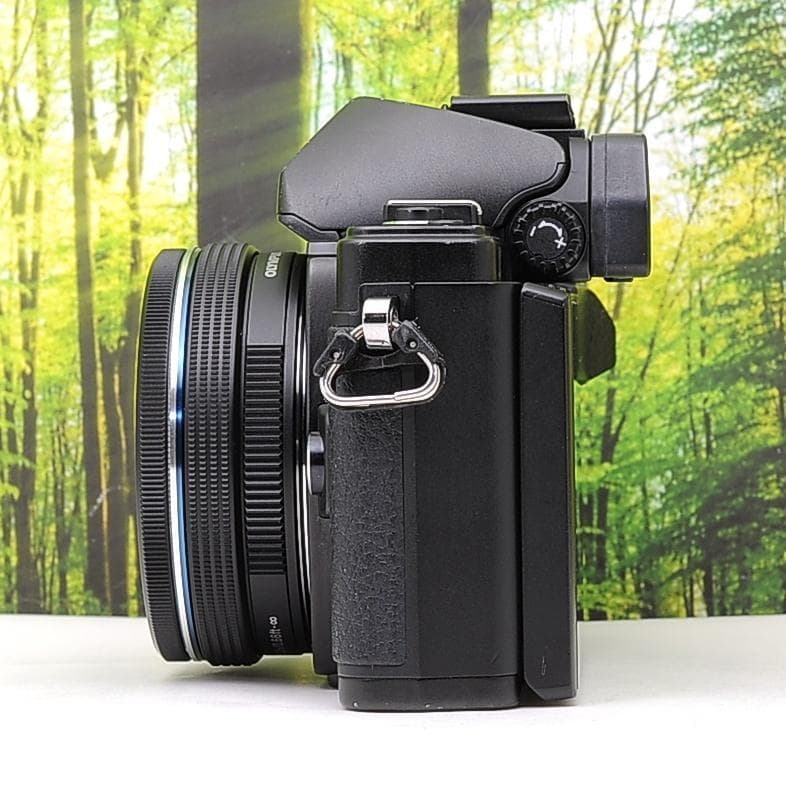 WiFi機能つき！見た目レトロなミラーレス☆オリンパス E-M10 Mark Ⅱ