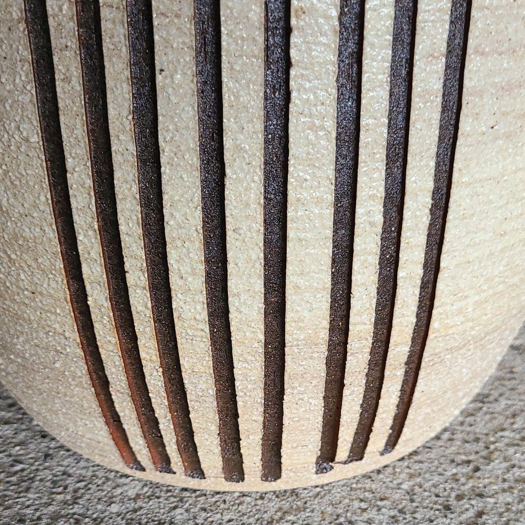 信楽焼傘立て  立線  高さ４４cm