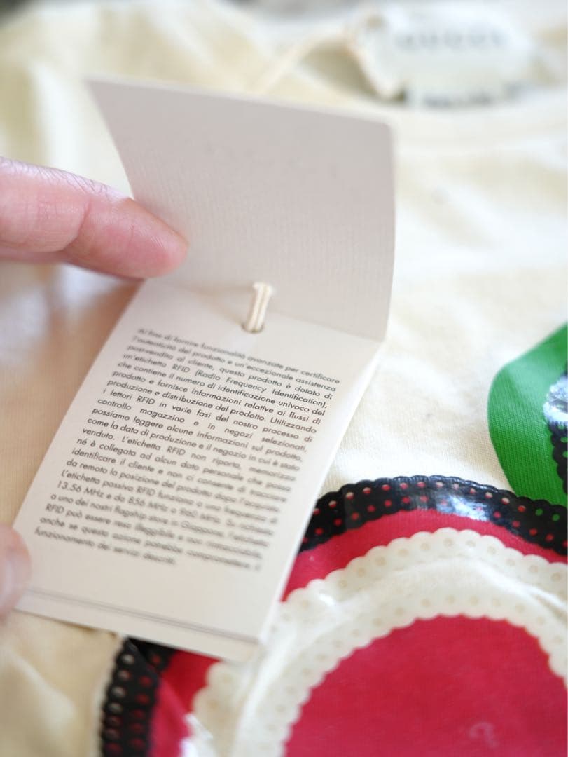 【新品未使用タグ付き】GUCCI ベビー アップルＴシャツ　完全正規品